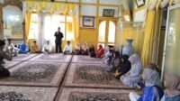 Misni-Mariadi Bepaddah ke Istana Alwatzikoebillah Sambas dan ziarah ke makam sultan.