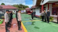 Petugas rutan kelas IIB Sambas dibantu aparat TNI/Polri melakukan persiapan penggeledahan warga binaan